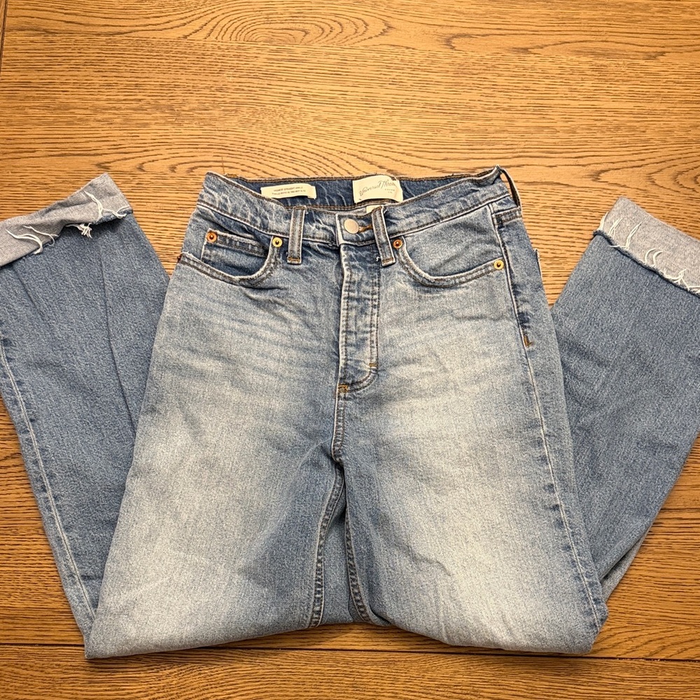Universal Thread Highest Straight Ankle Jeans